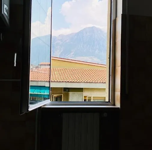 Oasi アパート スルモナ