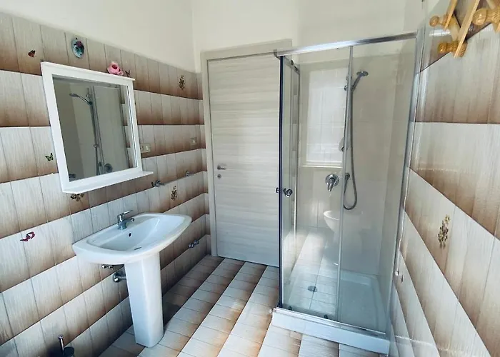 Oasi アパート スルモナ